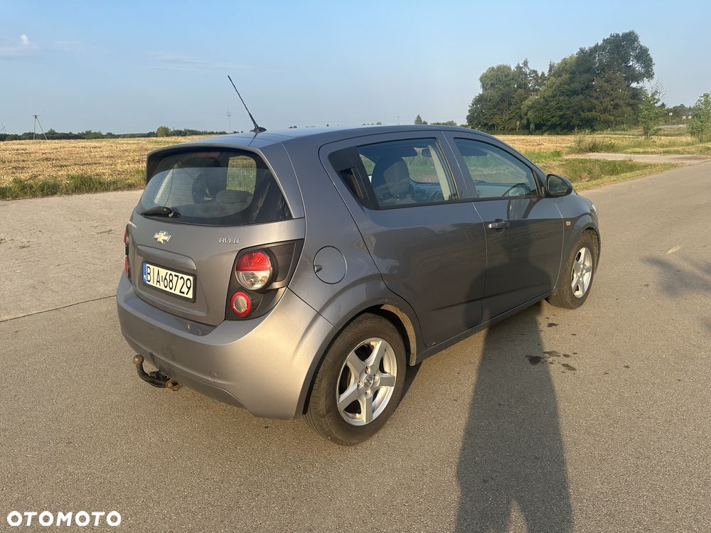Chevrolet Aveo - 5