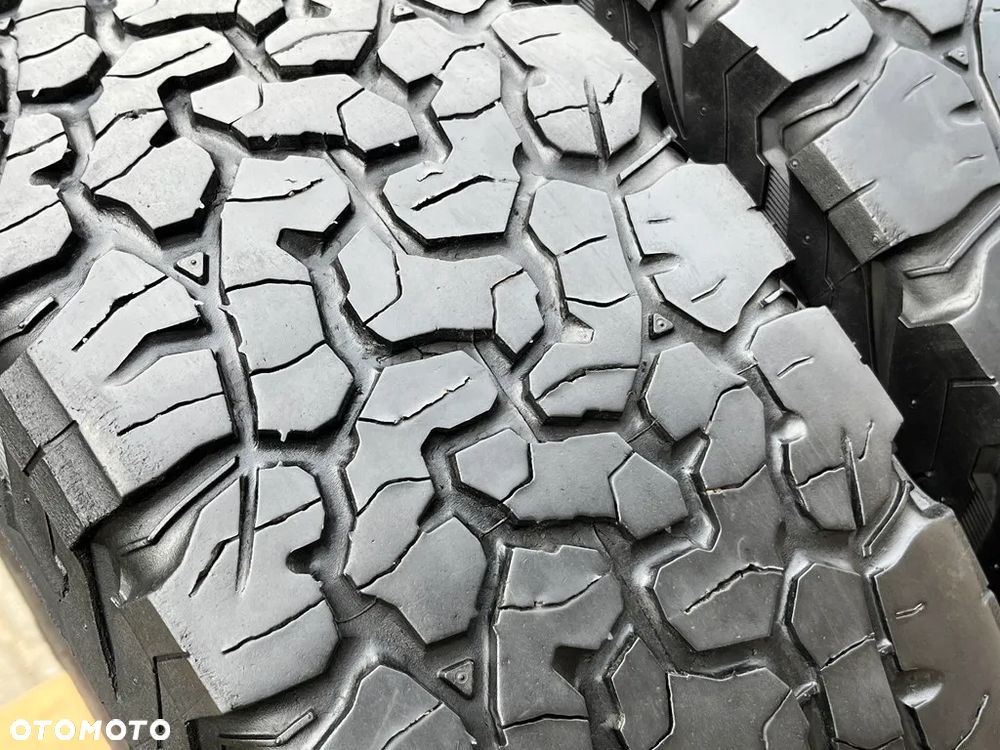 DWIE CAŁOROCZNE OPONY TERENOWE BFGOODRICH 215/65 R16 ALL TERRAIN T/A KO2 7 MM BIEŻNIKA 2022 ROK WIELOSEZON - 2