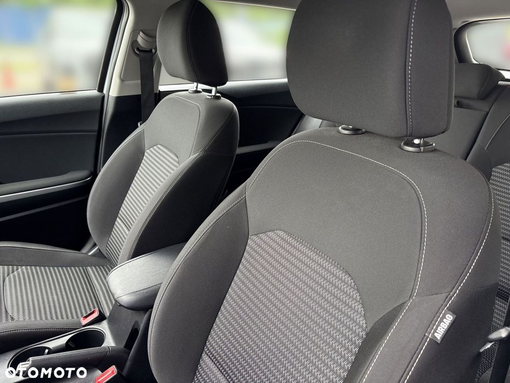 Kia Ceed 1.5 T-GDI M - 11