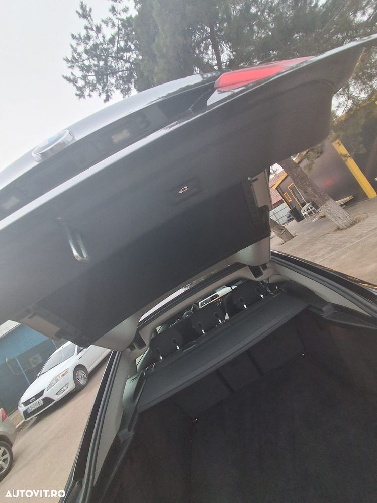 BMW Seria 3 318d Aut. - 8