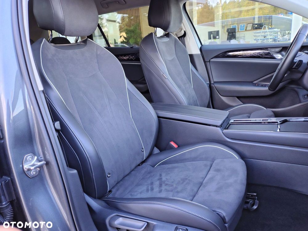 Volkswagen Passat 2.0 TDI SCR Style DSG - 16