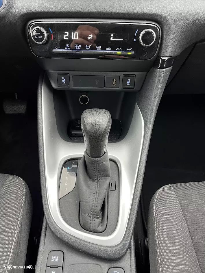 Toyota Yaris 1.5 HDF Comfort Plus - 20