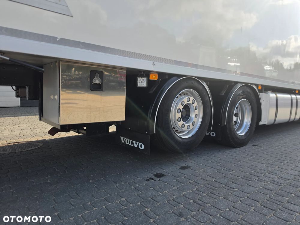 Volvo FH460 I SAVE / CARRIER 900/ KABINA SYPIALNA / CHŁODNIA KWIATOWA / SUPER STAN / 3 OŚ SKRĘTNA  / EURO 6 /SERWIS VOLVO / KONTENER KWIATOWY / - 15