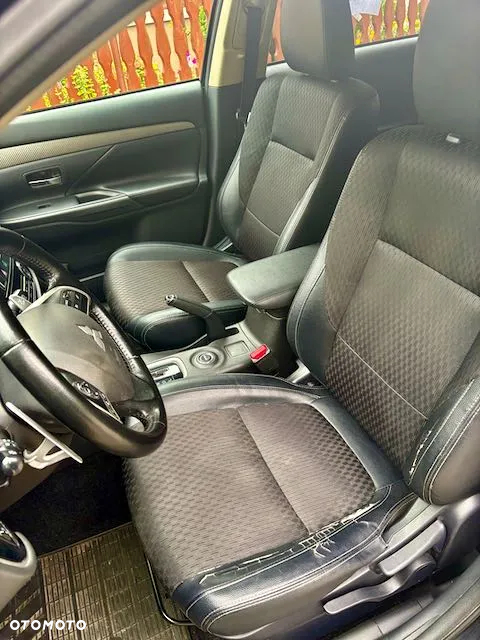 Mitsubishi Outlander - 8