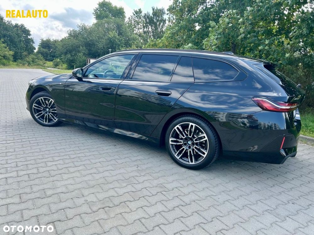 BMW 5 Series Touring 2024 photo 5