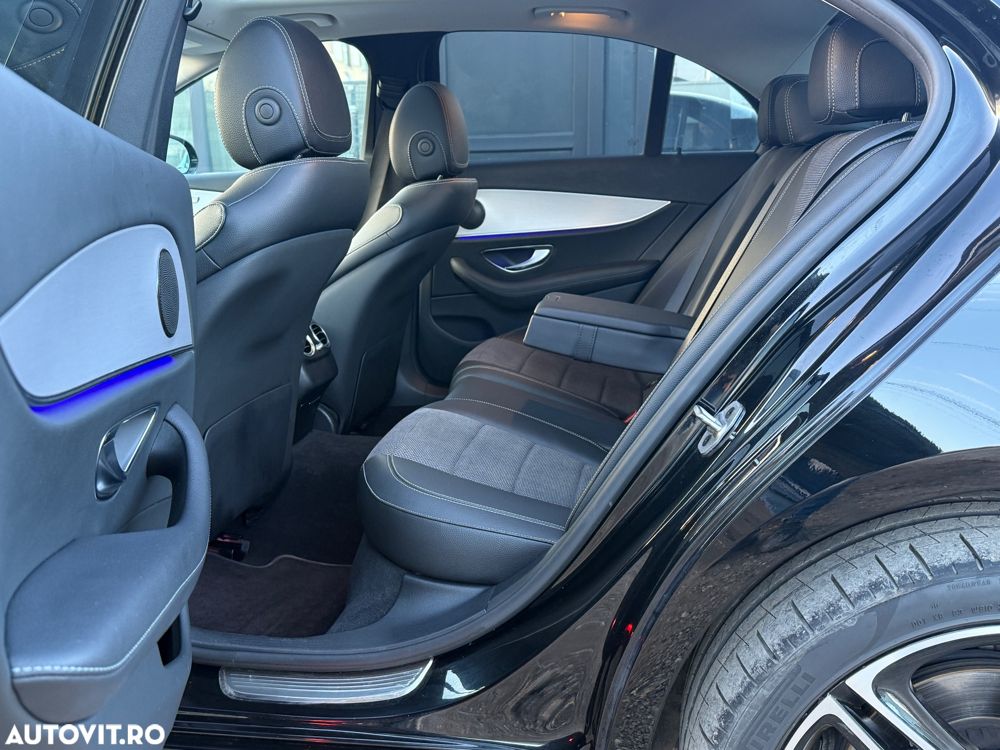 Mercedes-Benz E 300 de 4Matic 9G-TRONIC Night Edition - 13