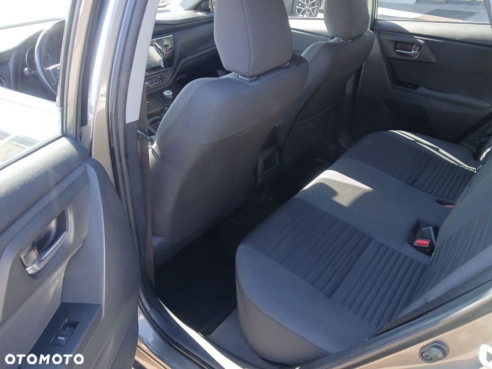 Toyota Auris - 41
