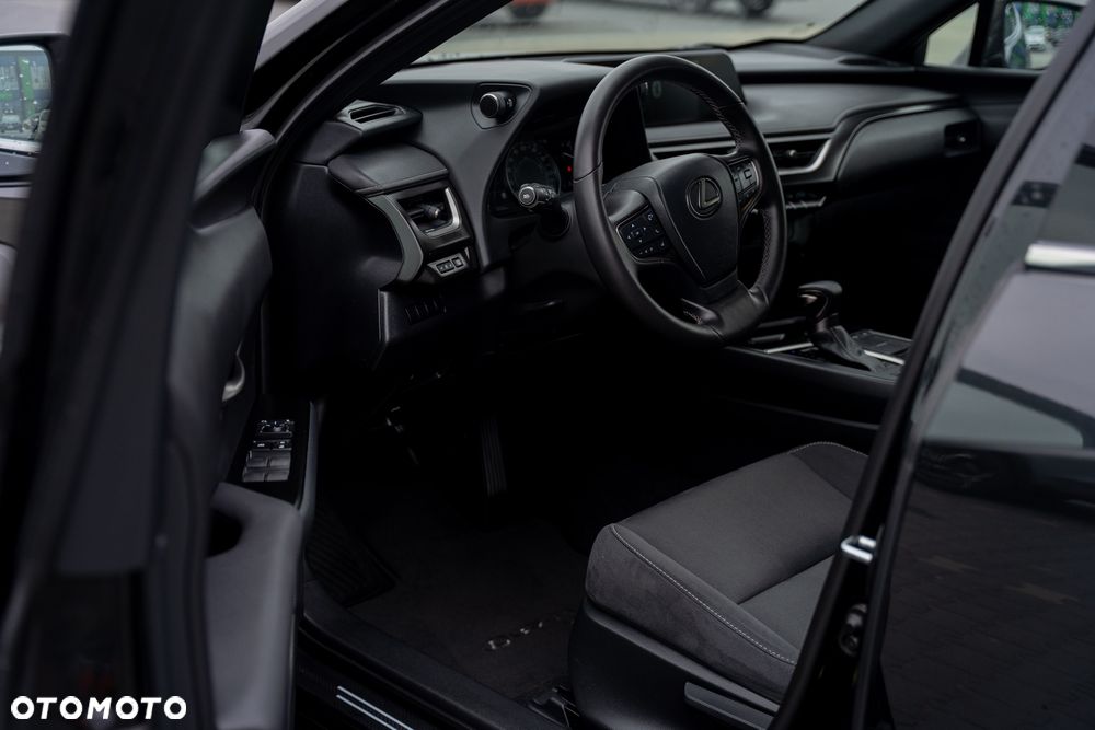 Lexus UX - 9
