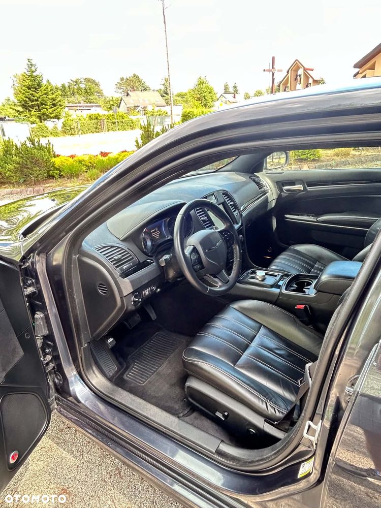 Chrysler Pacifica - 11