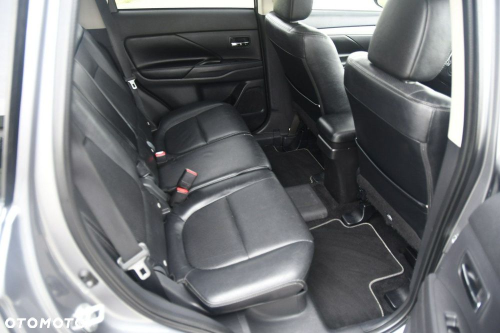 Mitsubishi Outlander - 24