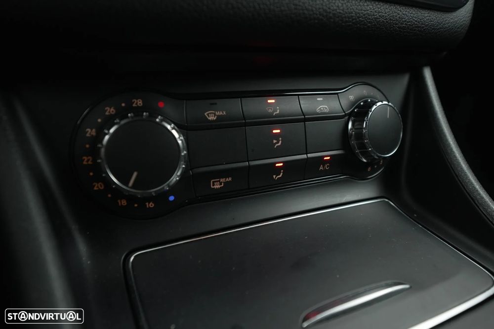 Mercedes-Benz CLA 180 d Shooting Brake Urban - 19