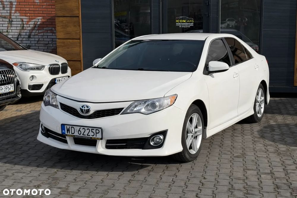 Toyota Camry 2.5 LE - 1
