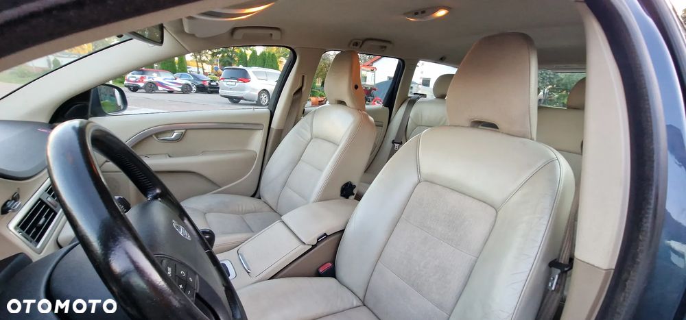 Volvo V70 2.0 Momentum - 7