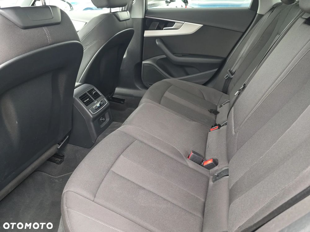 Audi A4 Limousine 35 TFSI mHEV S Line S tronic - 12