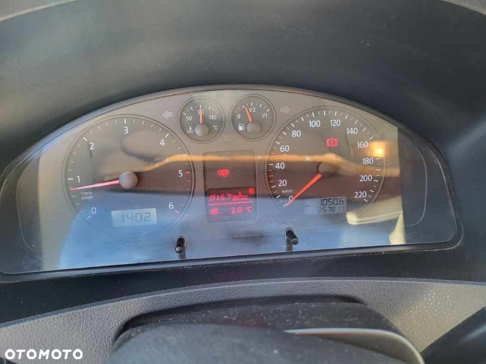 Volkswagen Transporter - 4