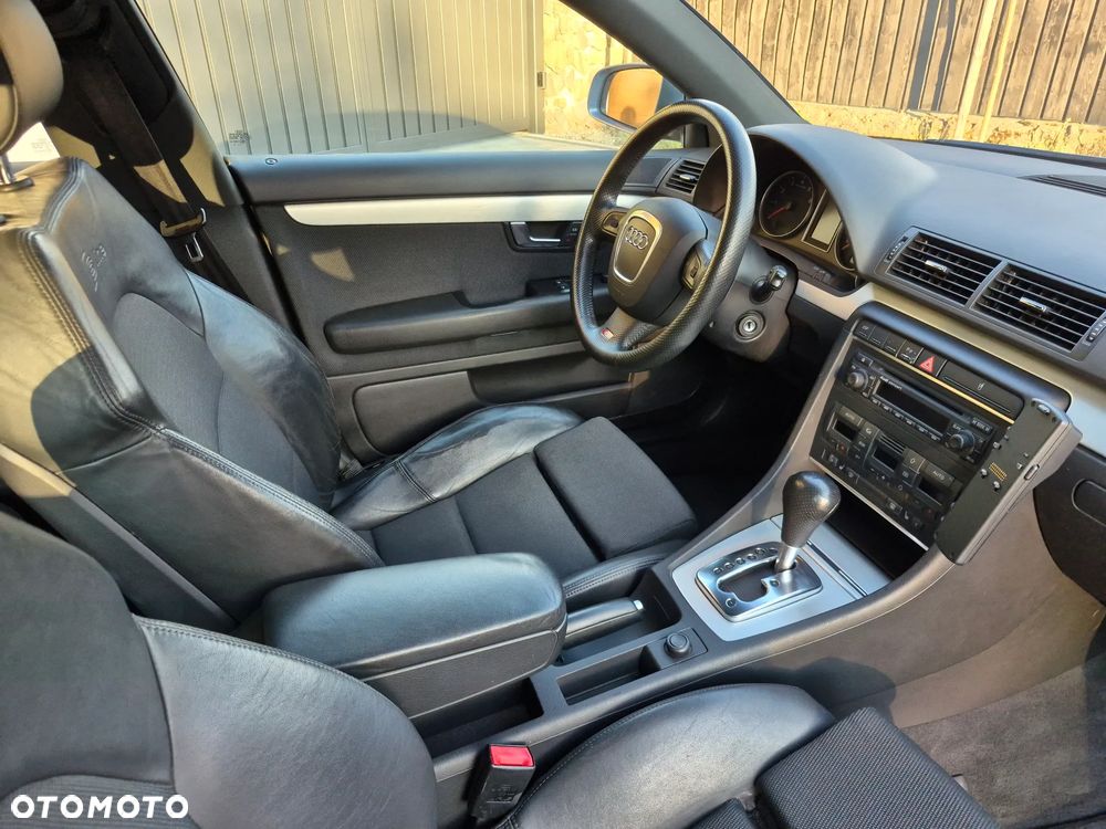 Audi A4 Limousine - 20
