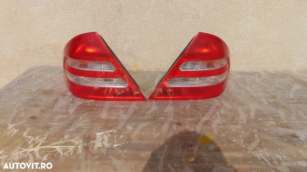 Stop stanga-dreapta Mercedes C-Class W203 Sedan an 2002-2007 - 1