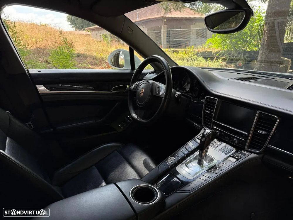 Porsche Panamera - 42