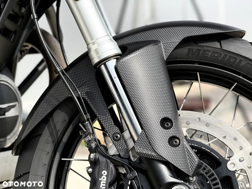 Moto Guzzi V85 - 32