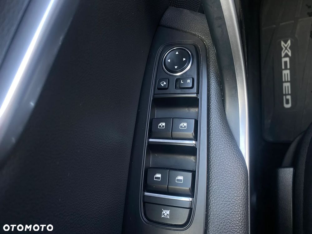 Kia XCeed ver-1-6-gdi-phev-business-line-dct - 25