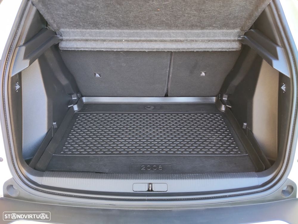 Peugeot e-2008 Allure Pack - 44