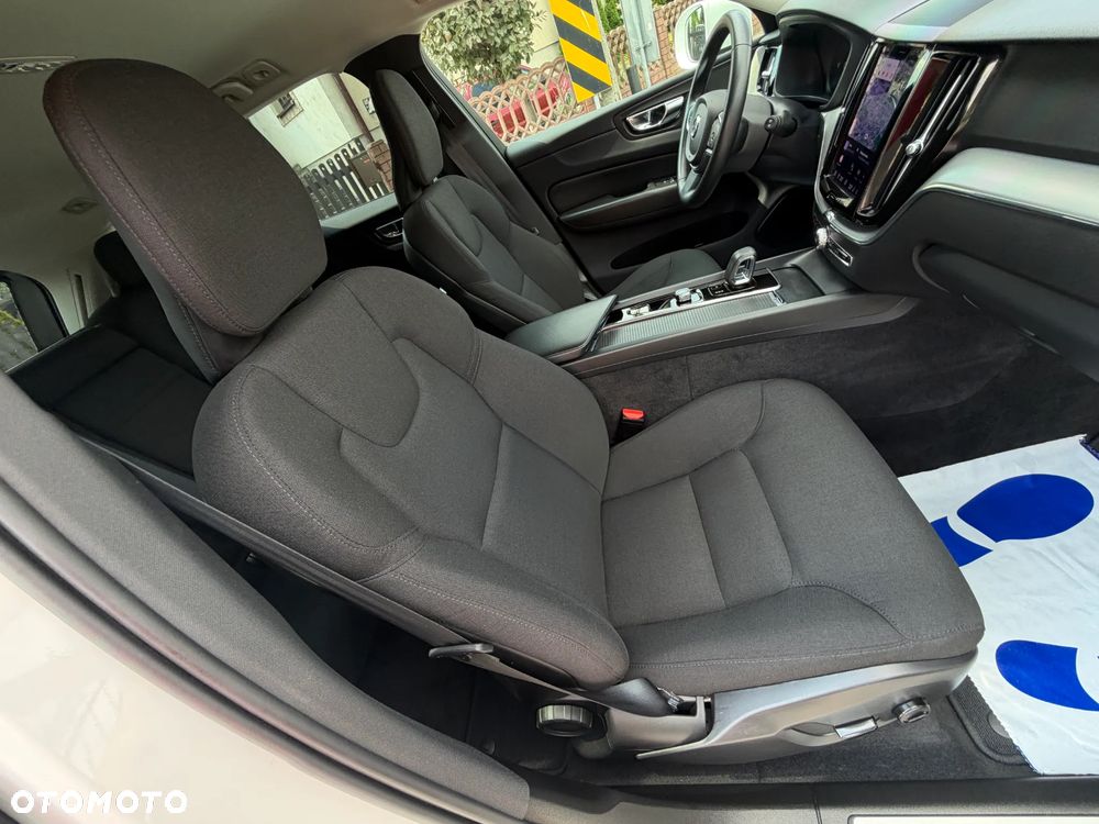 Volvo XC 60 B4 B Momentum Pro - 14