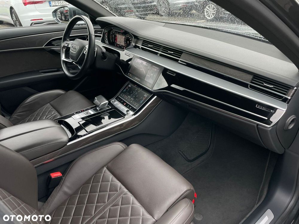 Audi A8 - 24