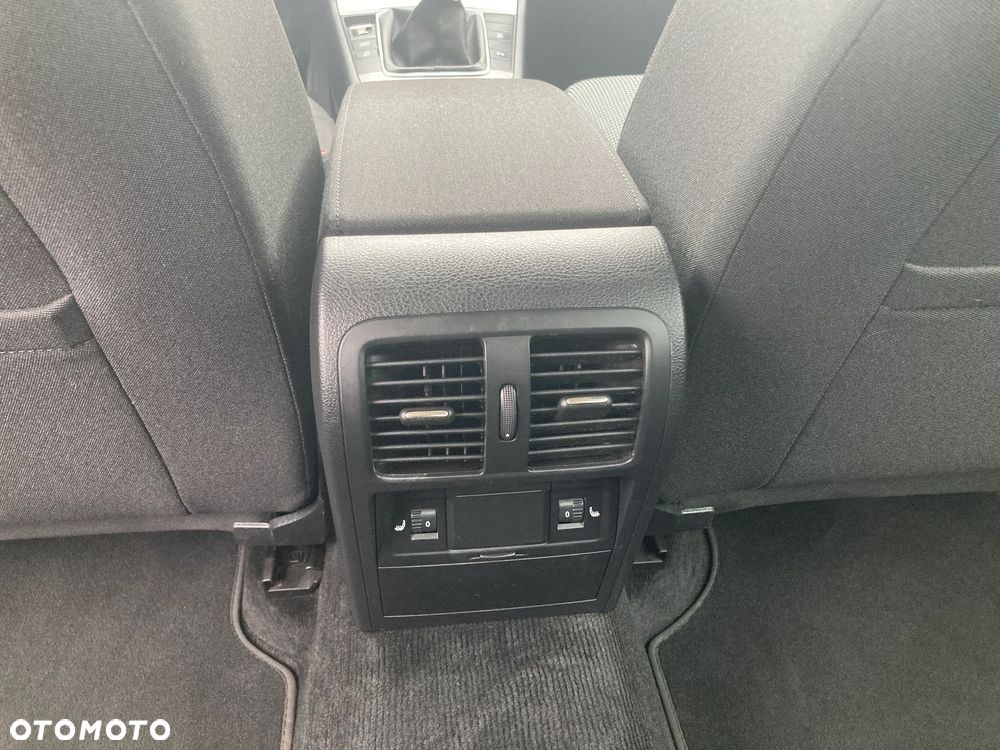Volkswagen Passat 2.0 TDI DPF BlueMotion Technology Highline - 12