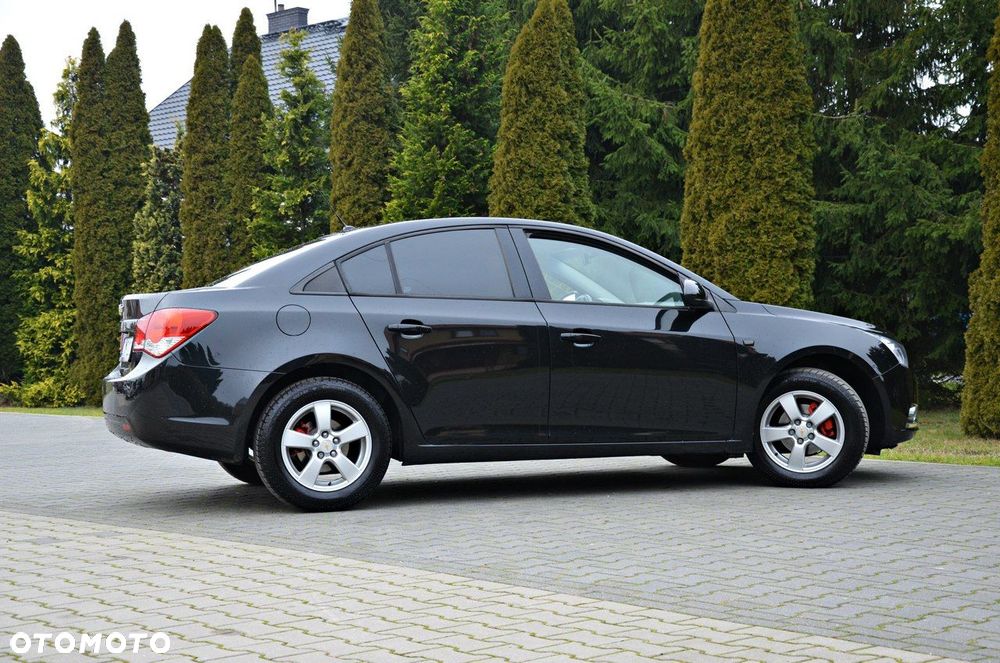Chevrolet Cruze 1.6 LS - 25