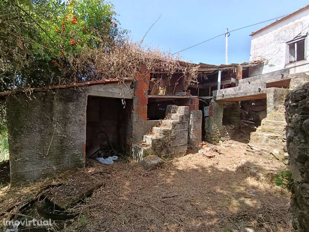 Moradia para recuperar com vista para Albufeira de Castelo de Bode - Grande imagem: 3/16