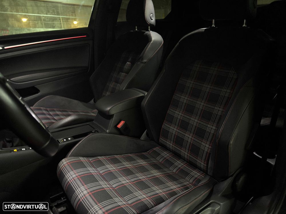 VW Golf 2.0 TSi GTi - 11