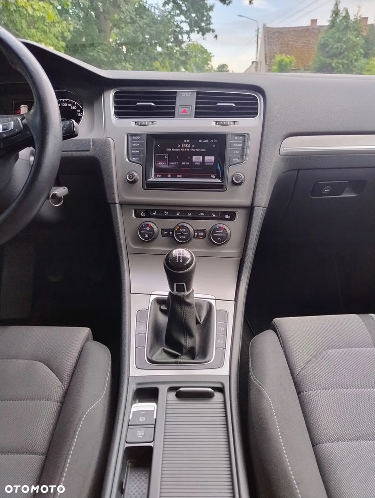 Volkswagen Golf - 11