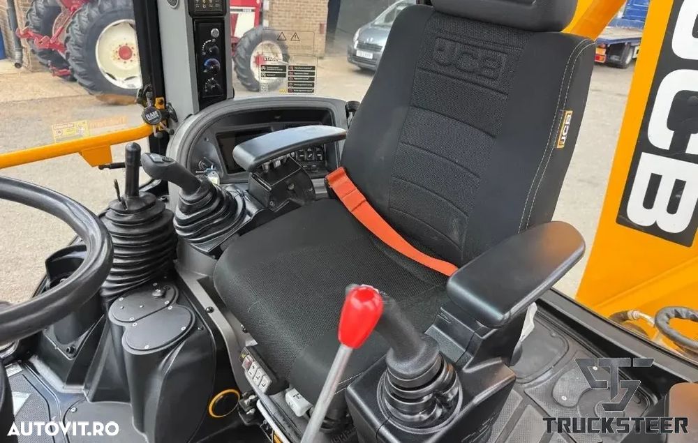 JCB 3CX - 7
