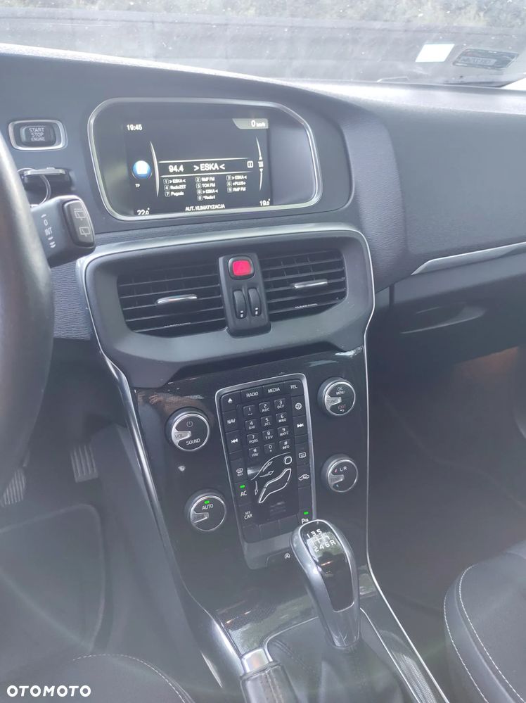 Volvo V40 D2 Drive-E Momentum - 9