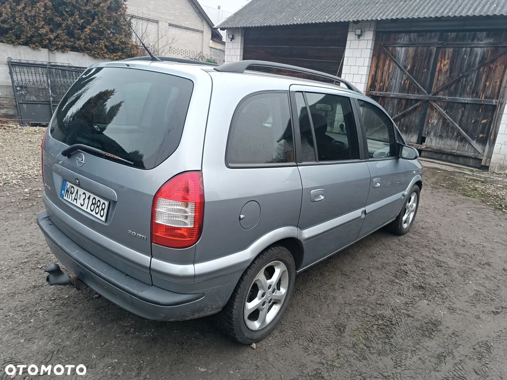 Opel Zafira 2.0 DTI - 9