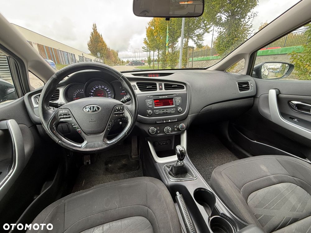Kia Ceed - 13