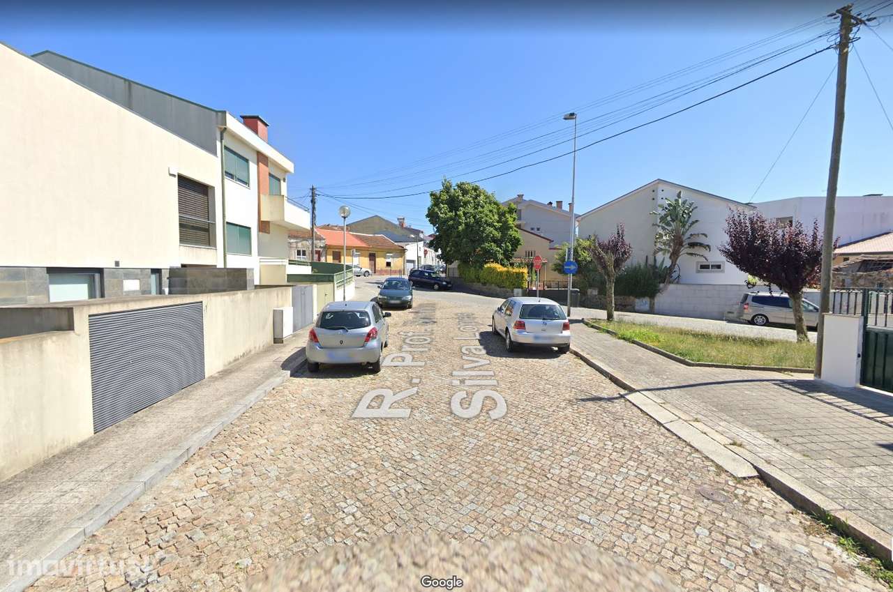 Garagem 2 AUTOS + Arrumos | H.S. João e I.P.O