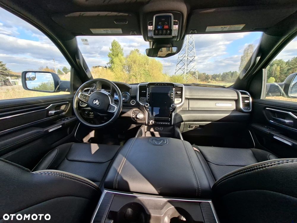 RAM 1500 Crew Cab Shortbed Laramie - 8