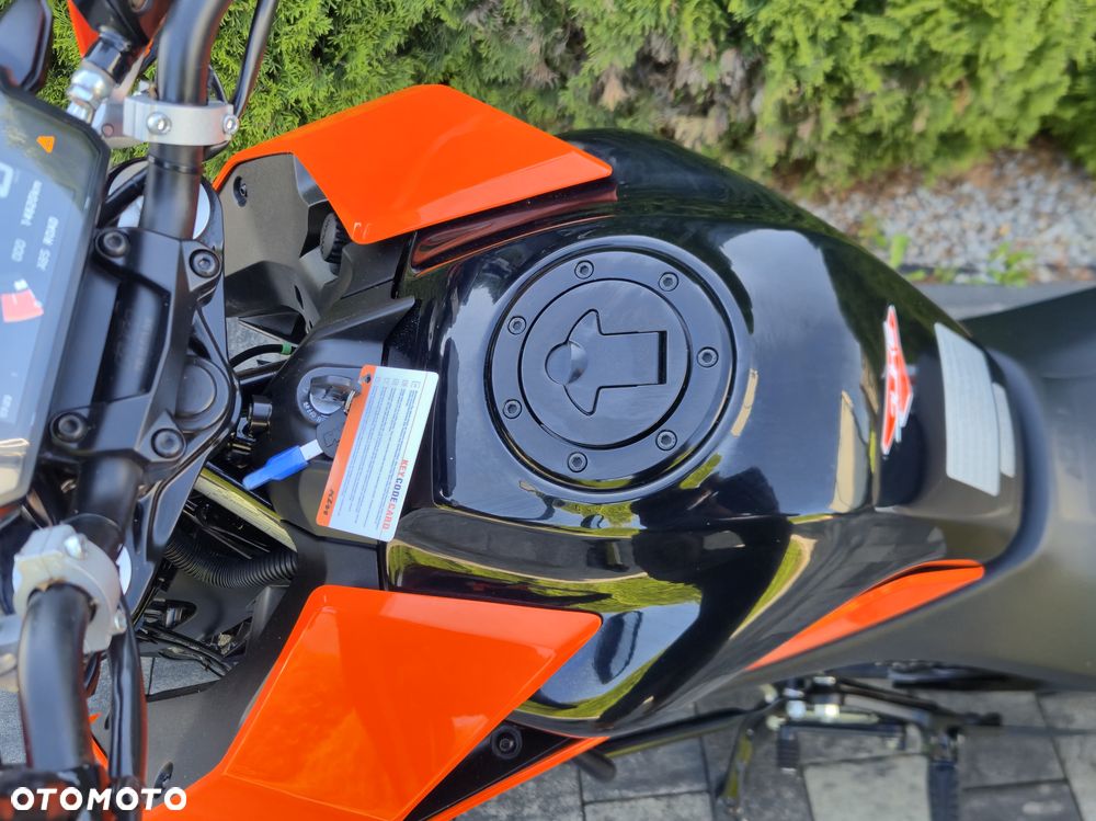 KTM Duke 125 - 22