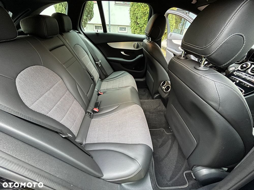 Mercedes-Benz Klasa C 300 de 9G-TRONIC Avantgarde - 36