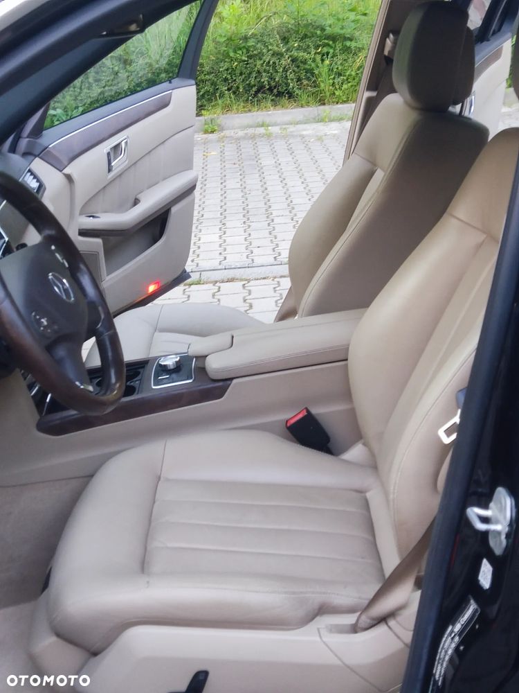 Mercedes-Benz Klasa E 220 CDI DPF BlueEFFICIENCY Automatik Elegance - 23