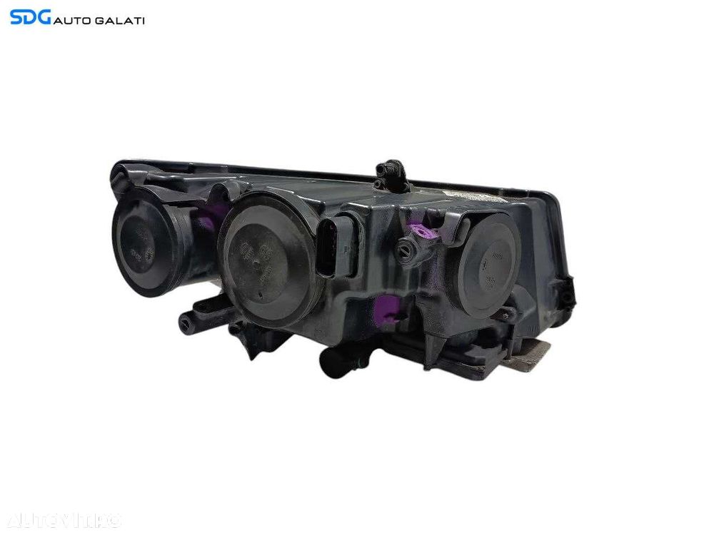 Far Stanga Xenon Skoda Superb 2 2008 - 2015 Cod 3T2941017E 5DV009000-00 7L6941329B (Ureche Laterala si Inferioara Lipsa) [L7040] - 5