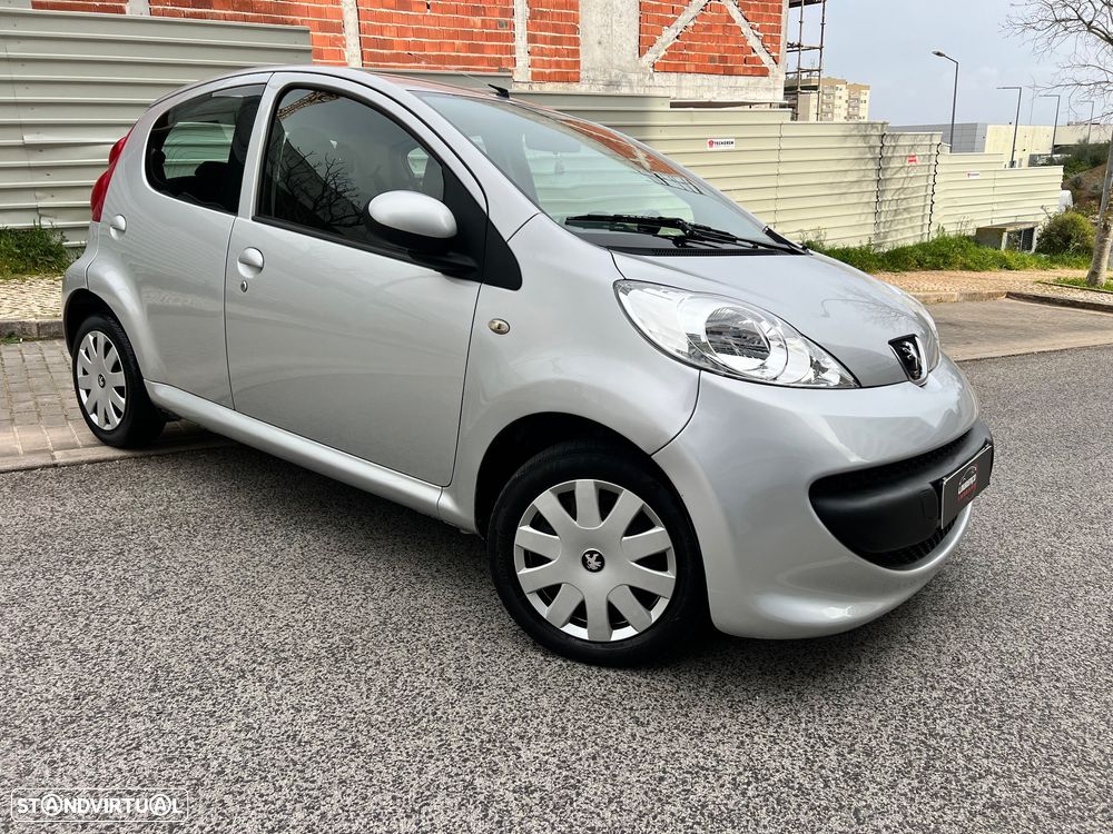 Peugeot 107 1.0 Trendy - 2