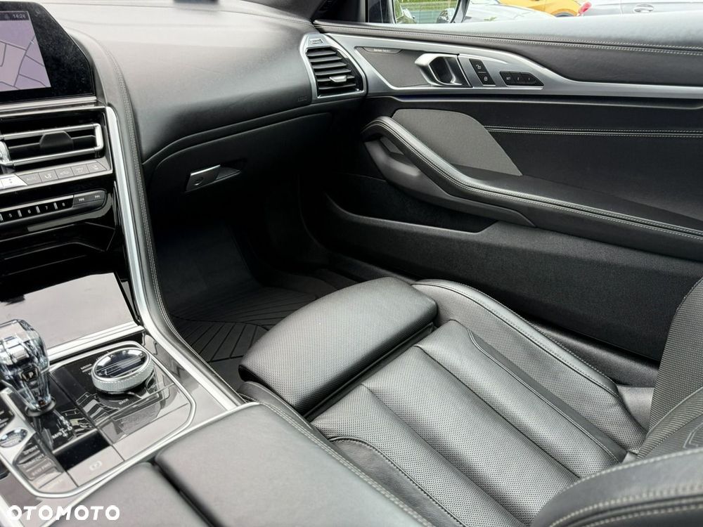BMW Seria 8 840i xDrive - 26