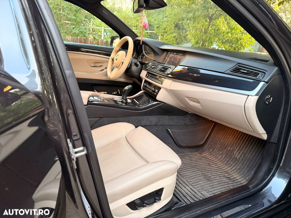 BMW Seria 5 525d xDrive AT - 27