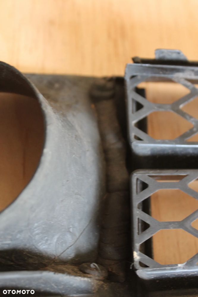 KRATKA ZDERZAKA LEWA AUDI RS5 8T 8T0807681F 2013 - 21