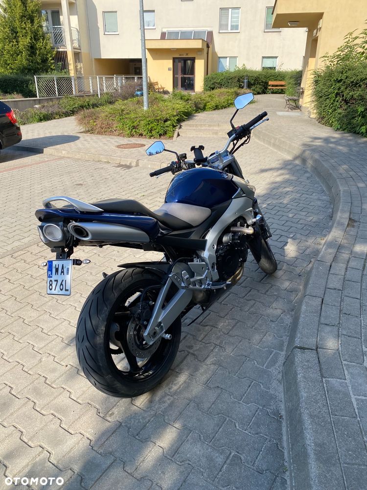 Suzuki GSR - 2
