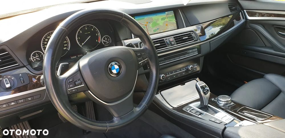 BMW Seria 5 530d xDrive Touring Sport-Aut Luxury Line - 11
