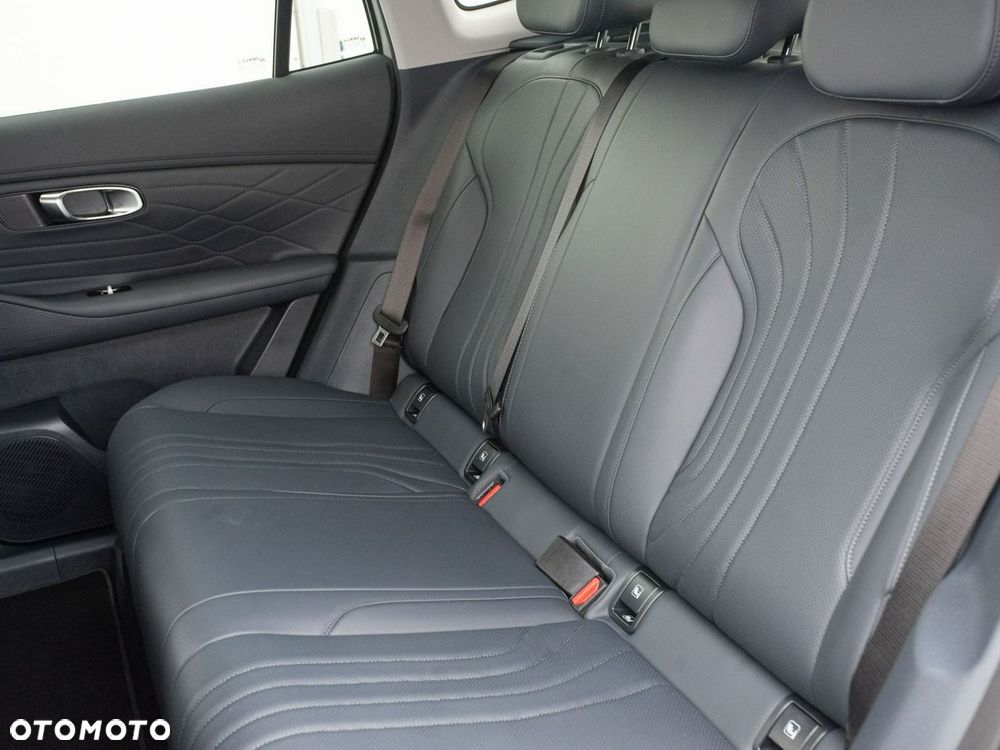 Geely Starray EM-i 1.5 PHEV Pro - 26