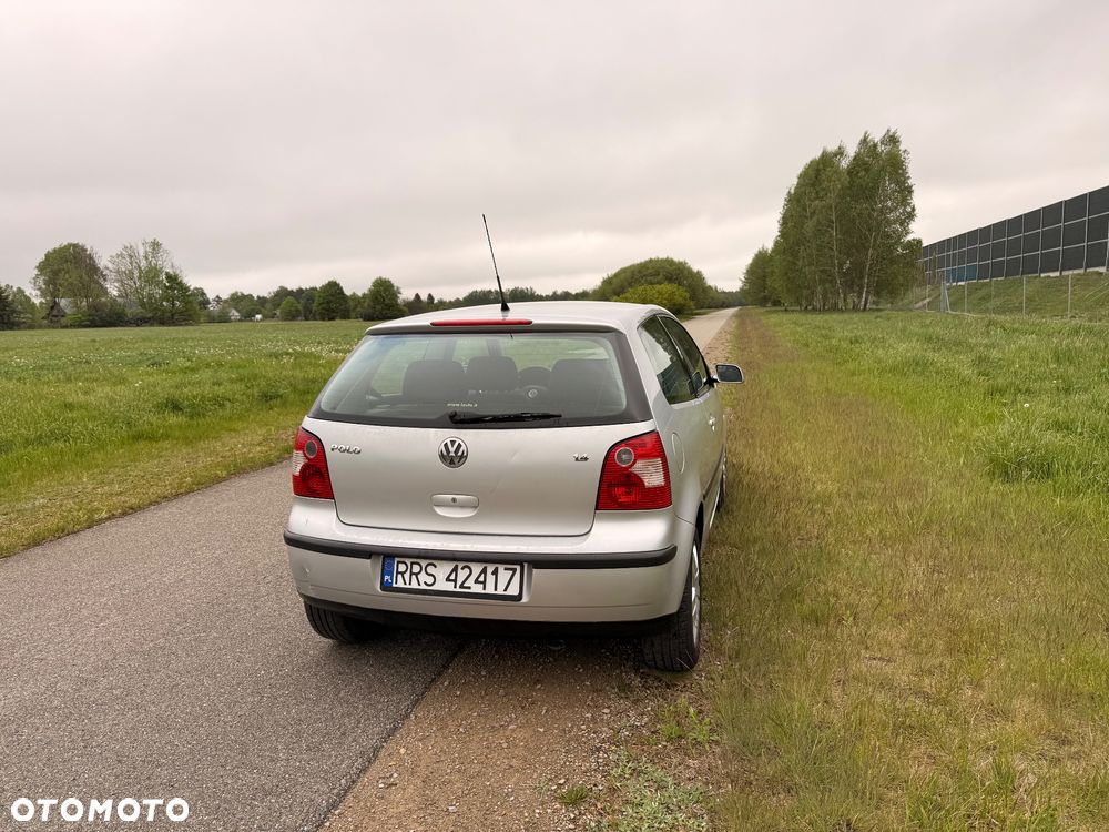 Volkswagen Polo 1.4 16V Basis - 5